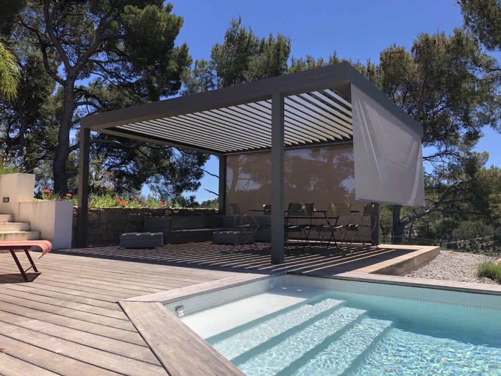 Pergola Hauteval Lames Orientables avec Pare Soleil